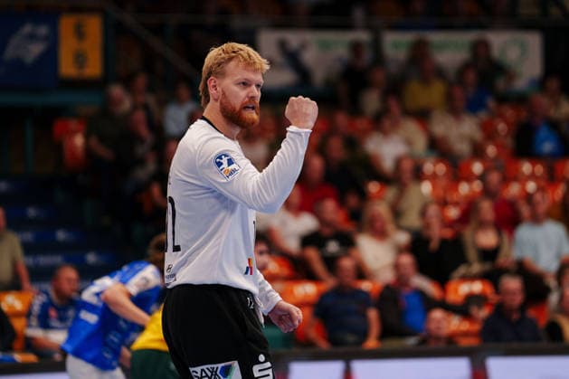 2. Handball-Bundesliga - 3. Spieltag: Dessau-Roßlauer HV 06 - VfL Eintracht Hagen Jonas Wilde (VfL Eintracht Hagen, 12) ballt die Faust am 11.09.2026 in der Anhalt-Arena, Dessau-Roßlau (Sachsen-Anhalt) Dessau-Roßlau Anhalt-Arena Sachsen-Anhalt Deutschland *** German Handball Bundesliga, Matchday 3: Dessau Roßlauer HV 06 vs. VfL Eintracht Hagen. Jonas Wilde of VfL Eintracht Hagen clenches his fist on September 11, 2026, at the Anhalt Arena, Dessau-Roßlau, Saxony-Anhalt; Dessau-Roßlau, Anhalt Arena, Saxony-Anhalt, Germany