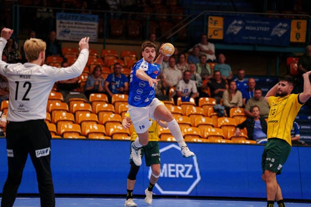 2. Handball-Bundesliga - 3. Spieltag: Dessau-Roßlauer HV 06 - VfL Eintracht Hagen Marcel Nowak (Dessau-Roßlauer HV 06, 15) beim Sprungwurf am 11.09.2026 in der Anhalt-Arena, Dessau-Roßlau (Sachsen-Anhalt) Dessau-Roßlau Anhalt-Arena Sachsen-Anhalt Deutschland *** 2nd Handball Bundesliga, Matchday 3: Dessau Roßlauer HV 06 vs. VfL Eintracht Hagen, Marcel Nowak, Dessau Roßlauer HV 06, 15 taking a jump shot on September 11, 2026, at the Anhalt Arena, Dessau-Roßlau, Saxony-Anhalt, Dessau-Roßlau, Anhalt Arena, Saxony-Anhalt, Germany