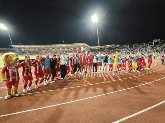 11.09.2026 xkhx Kassel, Auestadion Regionalliga Südwest Saison 2026 2027 KSV Hessen Kassel - Kickers Offenbach (OFC) Jubel die Mannschaft des KSV Hessen Kassel jubelt nach dem Sieg