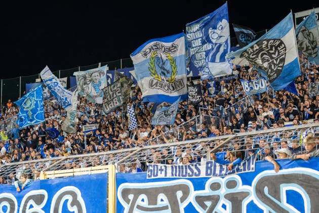 Die Fans vom TSV 1860 Muenchen euforisch nach dem 3:0, TSV 1860 Muenchen vs. TSV Schwaben Augsburg, Fussball, Regionalliga Bayern, 8. Spieltag, 11.09.2026 DFB regulations prohibit any use of photographs as image sequences and or quasi-video Muenchen Bayern Deutschland