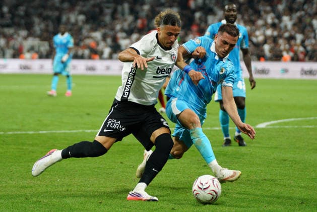 September 11, 2026, Besiktas, Istanbul, Turkey: Taylan Bulut (L) of Besiktas in action against Guram Giorbelidze (R) of Erzurumspor during the Turkish Super League 2026 27 match between Besiktas and Erzurumspor at Besiktas Park Stadium in Istanbul, Turkey, on September 11, 2026. Besiktas Turkey - ZUMAu194 20260911_zip_u194_018 Copyright: xTolgaxUluturkx