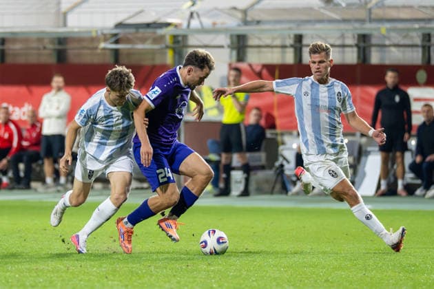 Eliias Herzig 24 (TSV Schwaben Augsburg), Florian Niederlechner 7 (TSV 1860 Muenchen), TSV 1860 Muenchen vs. TSV Schwaben Augsburg, Fussball, Regionalliga Bayern, 8. Spieltag, 11.09.2026 DFB regulations prohibit any use of photographs as image sequences and or quasi-video Muenchen Bayern Deutschland