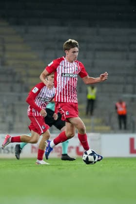 Jack James (SC Freiburg II, 14) am Ball , Deutschland, Fussball, Regionalliga Südwest, 7.Spieltag, 2026 2027, SC Freiburg II vs. SV Sandhausen, 11.09.2026, Dreisamstadion, Freiburg Freiburg Dreisamstadion Baden-Wuerttemberg Deutschland Copyright: xArnexAmbergx