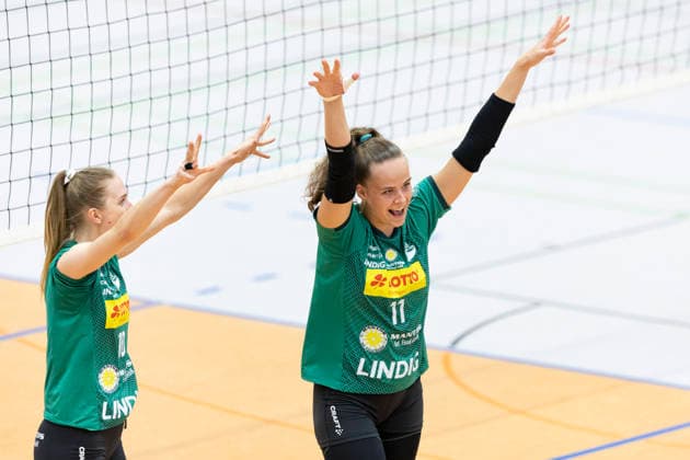 Testspiel: Schwarz-Weiss Erfurt vs. VfB Suhl LOTTO Thüringen; Erfurt; 11.09.2026 Laura Berger ( 11; VfB Suhl LOTTO Thüringen) (Bildmitte) und Lucia Herdova ( 10; VfB Suhl LOTTO Thüringen) (links) Testspiel: Schwarz-Weiss Erfurt vs. VfB Suhl LOTTO Thüringen; Riethsporthalle Erfurt; 11.09.2026 Copyright: xBEAUTIFULxSPORTS Duehringx