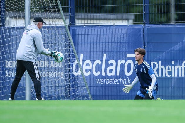 Fussball, 3.Liga Saison 2026 2027 Training MSV Duisburg 11.09.2026, Trainingsgelände MSV Duisburg Sven Beuckert (Torwarttrainer, MSV Duisburg) Laurenz Jennissen (MSV Duisburg, 21) Duisburg Trainingsgelände MSV Duisburg Nordrhein-Westfalen Deutschland