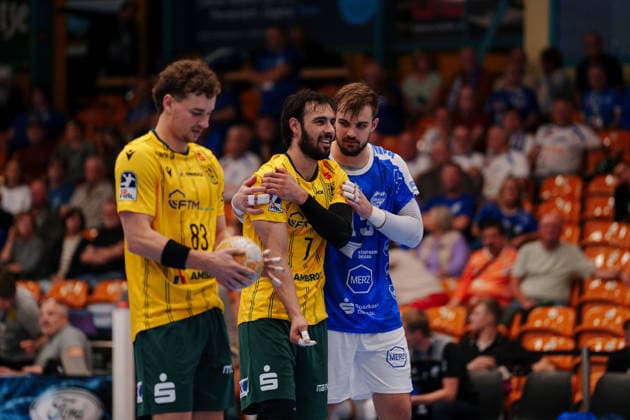 2. Handball-Bundesliga - 3. Spieltag: Dessau-Roßlauer HV 06 - VfL Eintracht Hagen Pouya Norouzinezhad (VfL Eintracht Hagen, 7) und Valentin Neagu (Dessau-Roßlauer HV 06, 13) am 11.09.2026 in der Anhalt-Arena, Dessau-Roßlau (Sachsen-Anhalt) Dessau-Roßlau Anhalt-Arena Sachsen-Anhalt Deutschland *** 2nd Handball Bundesliga, Matchday 3: Dessau Roßlauer HV 06 vs. VfL Eintracht Hagen – Pouya Norouzinezhad (VfL Eintracht Hagen, 7) and Valentin Neagu (Dessau Roßlauer HV 06), 13 on September 11, 2026, at the Anhalt Arena, Dessau-Roßlau, Saxony-Anhalt, Dessau-Roßlau, Anhalt Arena, Saxony-Anhalt, Germany