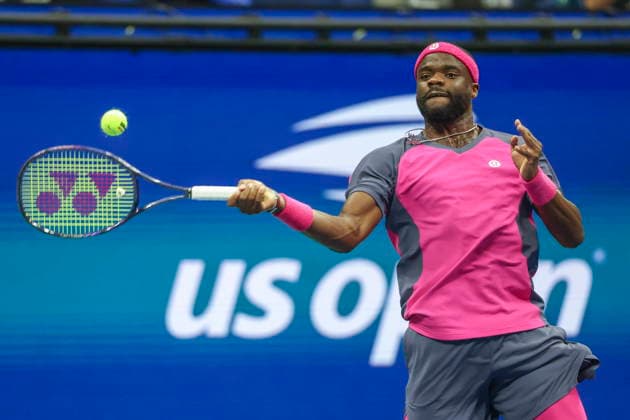 US Open tennis tournament - Day 13 Frances Tiafoe of the US in action against Ben Shelton of the US during the Men s Singles Semifinals of the US Open Tennis Championships in Flushing Meadows, New York, USA, 11 September 2026. FLUSHING MEADOWS NEW YORK United States  Copyright: xSARAHxYENESELx