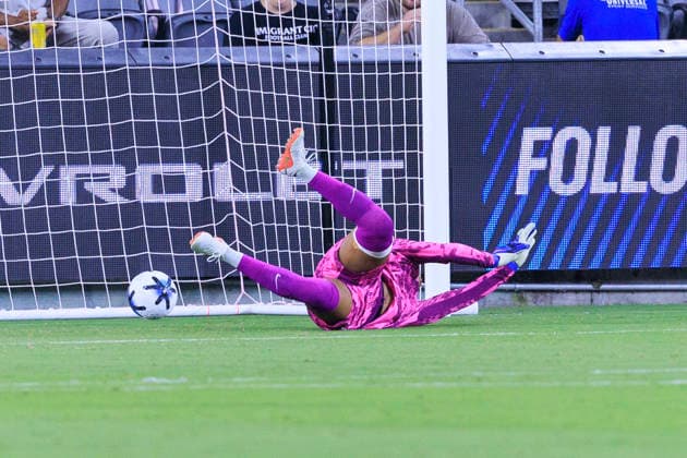 September 11, 2026, Los Angeles, California, USA: Goalkeeper, Abby Smith 1 of the Denver Summit FC allows a goal from Maiara Niehues 12 of the Angel City FC during their regular season NWSL game on Friday September 11, 2026 at the BMO Stadium in Los Angeles, California. ARIANA RUIZ PI Los Angeles USA - ZUMAp124 20260911_zaa_p124_004 Copyright: xArianaxRuizx