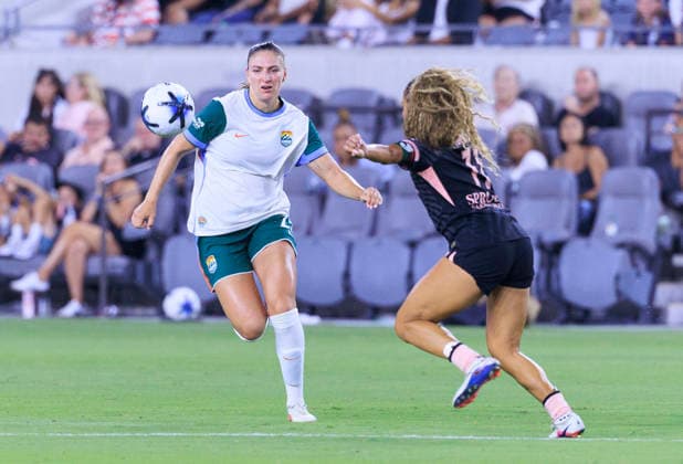 September 11, 2026, Los Angeles, California, USA: Sarah Gorden 11 of the Angel City FC attempts to intercept a pass from Melissa Kossler 25 of the Denver Summit FC during their regular season NWSL game on Friday September 11, 2026 at the BMO Stadium in Los Angeles, California. ACFC tie with Denver Summit, 3-3. ARIANA RUIZ PI Los Angeles USA - ZUMAp124 20260911_zaa_p124_049 Copyright: xArianaxRuizx