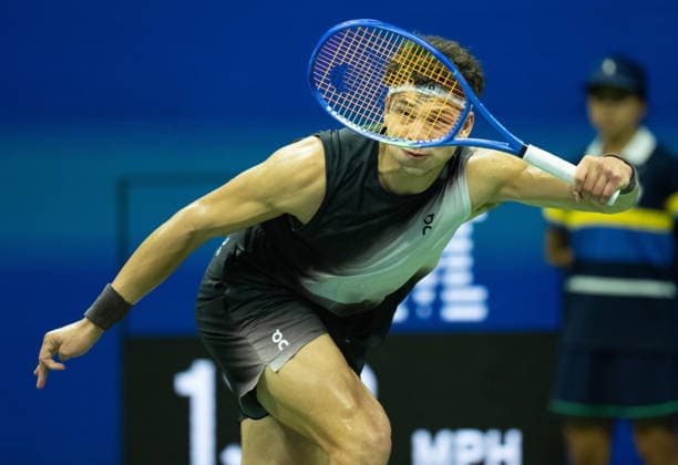 2026 US Open - Day 13 NEW YORK, NEW YORK - SEPTEMBER 11: Ben Shelton of the United States returns a shot during his match against Frances Tiafoe of the United States during the 2026 US Open - Day 13 at USTA Billie Jean King National Tennis Center on September 11, 2026 in New York, New York. New York USTA Billie Jean King National Tennis Center New York United States Copyright: xSusanxMullane ISIxPhotosx 9758