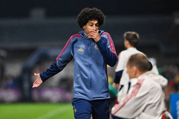 Regionalliga Bayern; TSV Buchbach - FC Bayern München II; 11.09.2026 BUCHBACH, GERMANY; 11. SEPTEMBER: im Bild ein enttäuschter DANTE Bonfim Costa Santos Cheftrainer FC Bayern München II Einzelfoto Freisteller während dem Match der Regionalliga Bayern zwischen dem TSV Buchbach und den Amateuren des FC Bayern am 8. Spieltag in der SMR-Arena Copyright: xBEAUTIFULxSPORTS Goldbergx