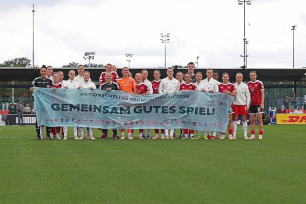 Google Pixel Frauen-Bundesliga, RB Leipzig - 1. FC Nürnberg; 12.09.2026 Beide Teams präsentieren ein Banner Transparent zum Nachhaltigkeitsspieltag des DFB: GEMEINSAM GUTES SPIEL! Fußball, Google Pixel Frauen-Bundesliga, Saison 2026 2027, 4. Spieltag: RB Leipzig vs. 1. FC Nürnberg am 12.09.2026, Trainingszentrum Cottaweg, Leipzig. DFB REGULATIONS PROHIBIT ANY USE OF PHOTOGRAPHS AS IMAGE SEQUENCES AND OR QUASI-VIDEO. *** Google Pixel Women s Bundesliga, RB Leipzig vs. 1. FC Nürnberg, September 12, 2026. Both teams display a banner for the DFB s Sustainability Match Day: GEMEINSAM GUTES SPIEL (Playing Well Together). Soccer, Google Pixel Women s Bundesliga, 2026–2027 season, Matchday 4: RB Leipzig vs. 1. FC Nürnberg on September 12, 2026, Cottaweg Training Center, Leipzig. DFB regulations prohibit any use of photographs as image sequences and or quasi-video. Copyright: xBEAUTIFULxSPORTS JanxKaeferx