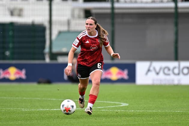 Fußball I Frauen I Saison 2026-2027 I Bundesliga I 4. Spieltag I RB Leipzig - 1. FC Nürnberg I 12.09.2026 Charline Coutel (6, 1. FC Nürnberg) dribbelt mit dem Ball Freisteller, Nahaufnahme, Porträt, Portrait, Einzelfoto, Einzelbild, Körper Leipzig RB Trainingszentrum, Cottaweg 7 Sachsen Deutschland *** Soccer I Women s I 2026–2027 Season I Bundesliga I Matchday 4 I RB Leipzig vs. 1 FC Nürnberg I September 12, 2026 Charline Coutel 6, 1 FC Nuremberg dribbling the ball, free-kick, close-up, portrait, single photo, single frame, body, RB Leipzig Training Center, Cottaweg 7, Saxony, Germany Copyright: xLobeca InesxHähnelx