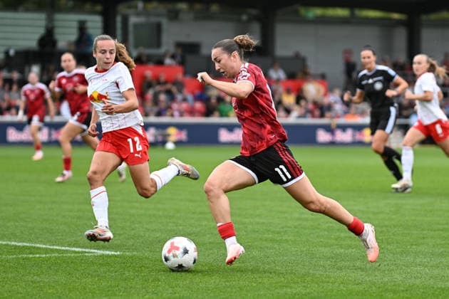 Fußball I Frauen I Saison 2026-2027 I Bundesliga I 4. Spieltag I RB Leipzig - 1. FC Nürnberg I 12.09.2026 Laufduell Jasmien Mathys (12, Rasenballsport Leipzig) und Lara Meroni (11, 1. FC Nürnberg) Leipzig RB Trainingszentrum, Cottaweg 7 Sachsen Deutschland *** Soccer Women s 2026–2027 Season Bundesliga Matchday 4 RB Leipzig vs. 1 FC Nürnberg September 12, 2026 Race between Jasmien Mathys (No. 12), Rasenballsport Leipzig, and Lara Meroni (No. 11), 1 FC Nürnberg Leipzig RB Training Center, Cottaweg 7, Saxony, Germany Copyright: xLobeca InesxHähnelx