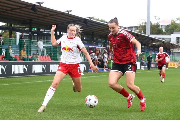 RB Leipzig - Nürnberg 1. Bundesliga Frauen Leipzig, Trainingszentrum am Cottaweg, 12.09.2026, Fußball, Frauen, Saison 2026 2027, Frauen-Bundesliga, 4. Spieltag , RB Leipzig - 1. FC Nürnberg , Im Bild v.l.: Charlotte Hulst (77, RB Leipzig) und Leia Varley (2, Nürnberg) , *** RB Leipzig vs. Nuremberg 1, Women s Bundesliga, Leipzig, Training Center on Cottaweg, September 12, 2026, Soccer, Women, 2026–2027 Season, Women’s Bundesliga, Matchday 4, RB Leipzig 1 FC Nuremberg, Pictured from left: Charlotte Hulst (77), RB Leipzig, and Leia Varley (2), Nuremberg,
