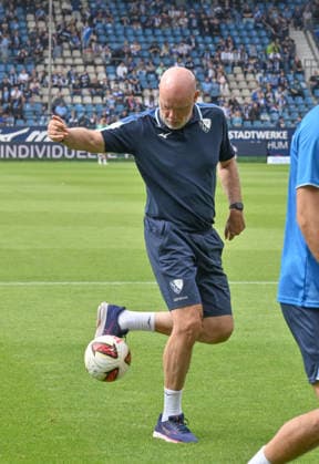 Trainer Uwe Rösler (VfL Bochum) 12.09.2026, Fussball 2. Bundesliga, Saison 2026 2027, 5. Spieltag, VfL Bochum - SpVgg Greuther Fürth DFL regulations prohibit any use of photographs as image sequences and or quasi-video Bochum Vonovia Ruhrstadion Nordrhein Westfalen Deutschland *** Coach Uwe Rösler, VfL Bochum, September 12, 2026, Soccer, 2. Bundesliga, 2026–2027 season, Matchday 5, VfL Bochum vs. SpVgg Greuther Fürth. DFL regulations prohibit any use of photographs as image sequences and or quasi-video. Bochum, Vonovia Ruhrstadion, North Rhine-Westphalia, Germany Team2