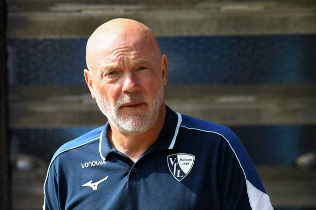 Trainer Uwe Roesler (VfL Bochum) schaut waehrend des Spiels der 2. Bundesliga zwischen VfL Bochum und SpVgg Greuther Fuerth, Vonovia Ruhrstadion am 12. September 2026 in Bochum, Deutschland. (Foto von Ralf Treese DeFodi Images) +++ Trainer Uwe Roesler (VfL Bochum) looks on during the 2nd Bundesliga match between VfL Bochum and SpVgg Greuther Fuerth at Vonovia Ruhrstadion on September 12, 2026 in Bochum, Germany. (Photo by Ralf Treese DeFodi Images) DFB DFL REGULATIONS PROHIBIT ANY USE OF PHOTOGRAPHS AS IMAGE SEQUENCES AND OR QUASI-VIDEO. (Photo by Ralf Treese DeFodi Images) - *** VfL Bochum coach Uwe Roesler watches during the 2. Bundesliga match between VfL Bochum and SpVgg Greuther Fürth at the Vonovia Ruhrstadion on September 12, 2026, in Bochum, Germany. Photo by Ralf Treese, DeFodi Images. Coach Uwe Roesler of VfL Bochum looks on during the 2nd Bundesliga match between VfL Bochum and SpVgg Greuther Fürth at the Vonovia Ruhrstadion on September 12, 2026 in Bochum, Germany. Photo by Ralf Treese, DeFodi Images. DFB and DFL regulations prohibit any use of photographs as image sequences and or quasi-video. Photo by Ralf Treese, DeFodi Images.