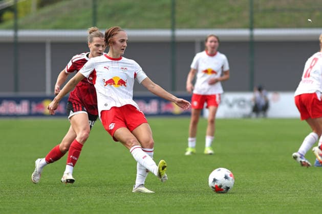 Google Pixel Frauen-Bundesliga, RB Leipzig - 1. FC Nürnberg; 12.09.2026 Kapitänin Zenia Mertens (4, RB Leipzig). Fußball, Google Pixel Frauen-Bundesliga, Saison 2026 2027, 4. Spieltag: RB Leipzig vs. 1. FC Nürnberg am 12.09.2026, Trainingszentrum Cottaweg, Leipzig. DFB REGULATIONS PROHIBIT ANY USE OF PHOTOGRAPHS AS IMAGE SEQUENCES AND OR QUASI-VIDEO. *** Google Pixel Women s Bundesliga, RB Leipzig vs. 1. FC Nürnberg, September 12, 2026; Captain Zenia Mertens 4, RB Leipzig Soccer, Google Pixel Women s Bundesliga, 2026–2027 Season, Matchday 4: RB Leipzig vs. 1. FC Nürnberg on September 12, 2026, Cottaweg Training Center, Leipzig. DFB regulations prohibit any use of photographs as image sequences and or quasi-video. Copyright: xBEAUTIFULxSPORTS JanxKaeferx