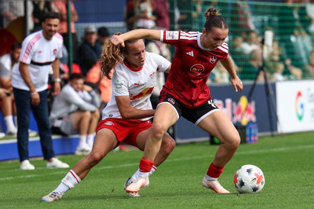 Deutschland: Fußball Google Pixel Frauen-Bundesliga 2026 - 2027, 4. Spieltag - RB Leipzig gegen 1.FC Nürnberg, Trainingszentrum von RB Leipzig (Leipzig): Zweikampf von Jasmien Mathys (RB Leipzig Frauen, 12) und Lara Meroni (1. FC Nürnberg Frauen, 11) *** Germany Soccer Google Pixel Women s Bundesliga 2026–2027, Matchday 4: RB Leipzig vs. 1. FC Nürnberg, RB Leipzig Training Center in Leipzig—a tackle by Jasmien Mathys (RB Leipzig Women, No. 12) and Lara Meroni (1. FC Nürnberg Women, No. 11) Copyright: xx
