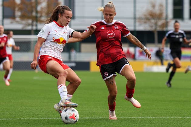 Deutschland: Fußball Google Pixel Frauen-Bundesliga 2026 - 2027, 4. Spieltag - RB Leipzig gegen 1.FC Nürnberg, Trainingszentrum von RB Leipzig (Leipzig): Zweikampf von Jasmien Mathys (RB Leipzig Frauen, 12) und Fany Proniez (1. FC Nürnberg Frauen, 3) *** Germany Soccer Google Pixel Women s Bundesliga 2026–2027, Matchday 4: RB Leipzig vs. 1. FC Nürnberg, RB Leipzig Training Center in Leipzig, a tackle between Jasmien Mathys of RB Leipzig Women (No. 12) and Fany Proniez of 1. FC Nürnberg Women (No. 3) Copyright: xLucasxWalterx