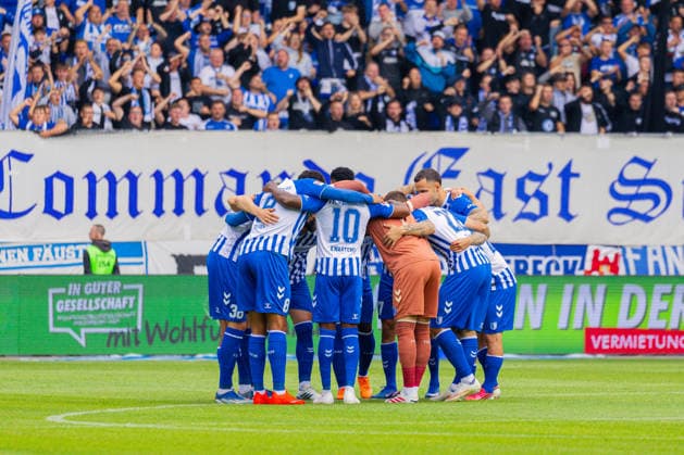 Deutschland: 2.Bundesliga, Saison 2026 2027, 12.09.2026, 5. Spieltag,1.FC Magdeburg vs 1. FC Kaiserslautern, Avnet Arena : Mannschaftskreis vom 1.FC Magdebug *** Germany 2. Bundesliga, 2026–2027 Season, September 12, 2026, Matchday 5, 1. FC Magdeburg vs. 1. FC Kaiserslautern, Avnet Arena—1. FC Magdeburg s team circle Copyright: xMichellexLukax