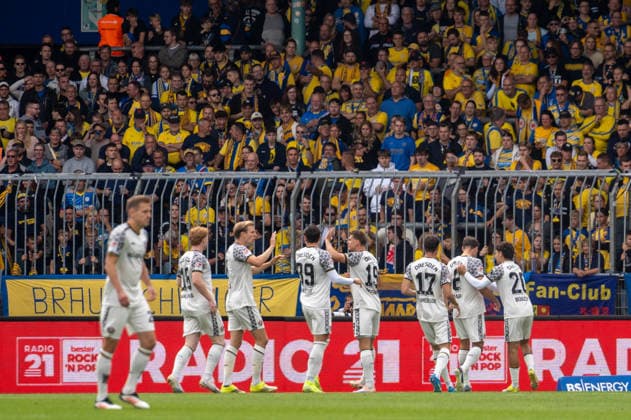 Deutschland: Fussball 2. Bundesliga, 5. Spieltag 2026 2027, Eintracht Braunschweig - Dynamo Dresden am 12.09.2026 in Braunschweig (Eintracht-Stadion): Tor zum 0:1 Nicolai Rapp (Dynamo Dresden, 6) Jubel, Freude, Torjubel, Emotionen *** German Soccer 2. Bundesliga, Matchday 5, 2026–2027, Eintracht Braunschweig vs. Dynamo Dresden on September 12, 2026, at Eintracht Stadium in Braunschweig; goal to make it 0–1 by Nicolai Rapp of Dynamo Dresden; 6: celebration, joy, goal celebration, emotions Copyright: xSvenxHeidmannx
