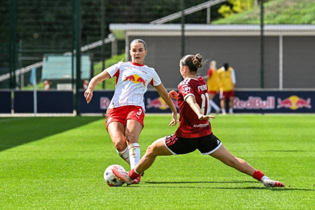 Fußball I Frauen I Saison 2026-2027 I Bundesliga I 4. Spieltag I RB Leipzig - 1. FC Nürnberg I 12.09.2026 Das Passspiel von Andrea Norheim (3, Rasenballsport Leipzig) wird von Lara Meroni (11, 1. FC Nürnberg) geblockt Leipzig RB Trainingszentrum, Cottaweg 7 Sachsen Deutschland *** Soccer I Women s I 2026–2027 Season I Bundesliga I Matchday 4 I RB Leipzig vs. 1. FC Nürnberg I September 12, 2026: A pass by Andrea Norheim (3) of Rasenballsport Leipzig is blocked by Lara Meroni (11), 1 FC Nürnberg, at the RB Leipzig Training Center, Cottaweg 7, Saxony, Germany Copyright: xLobeca InesxHähnelx