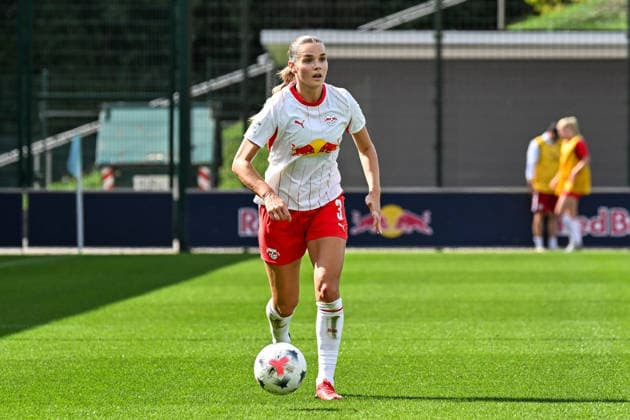 Fußball I Frauen I Saison 2026-2027 I Bundesliga I 4. Spieltag I RB Leipzig - 1. FC Nürnberg I 12.09.2026 Andrea Norheim (3, Rasenballsport Leipzig) dribbelt mit dem Ball Freisteller, Nahaufnahme, Porträt, Portrait, Einzelfoto, Einzelbild, Körper Leipzig RB Trainingszentrum, Cottaweg 7 Sachsen Deutschland *** Soccer I Women s I 2026–2027 Season I Bundesliga I Matchday 4 I RB Leipzig 1 FC Nuremberg I September 12, 2026 Andrea Norheim 3, Rasenballsport Leipzig dribbles the ball; free-standing shot, close-up, Portrait, individual photo, single image, body RB Leipzig Training Center, Cottaweg 7, Saxony, Germany Copyright: xLobeca InesxHähnelx