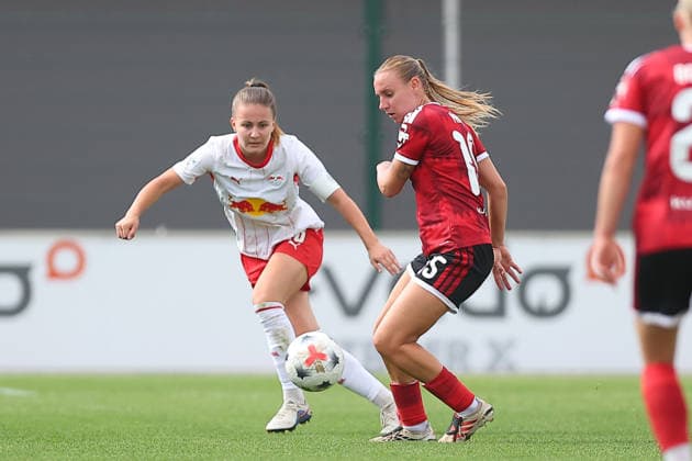 RB Leipzig - Nürnberg 1. Bundesliga Frauen Leipzig, Trainingszentrum am Cottaweg, 12.09.2026, Fußball, Frauen, Saison 2026 2027, Frauen-Bundesliga, 4. Spieltag , RB Leipzig - 1. FC Nürnberg , Im Bild v.l.: Annabel Schasching (16, Leipzig) und Emoke Papai (15, Nürnberg) , *** RB Leipzig vs. Nuremberg 1, Women s Bundesliga, Leipzig, Training Center on Cottaweg, September 12, 2026, Soccer, Women, 2026–2027 Season, Women’s Bundesliga, Matchday 4, RB Leipzig vs. FC Nuremberg, Pictured from left: Annabel Schasching (16), Leipzig, and Emoke Papai (15), Nuremberg,