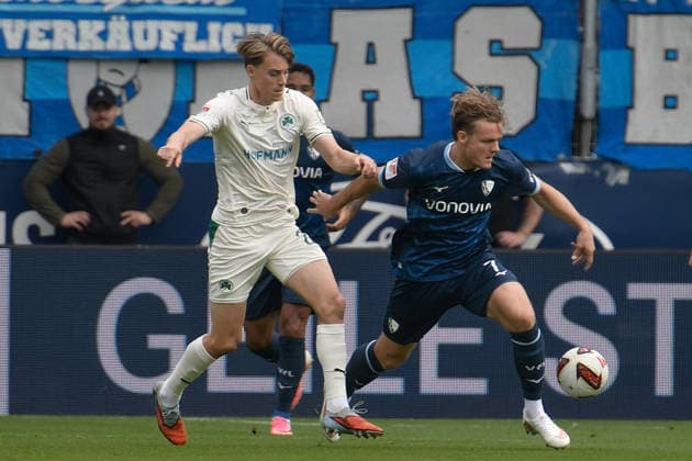 v. li. im Zweikampf Luca Itter (Fuerth 27) Christian Rasmussen (Bochum 7) 12.09.2026 ¢ Fussball ¢ VfL Bochum vs SpVgg Greuther Fuerth, Vonovia Ruhrstadion, Bochum, DFB DFL REGULATIONS PROHIBIT ANY USE OF PHOTOGRAPHS AS IMAGE SEQUENCES AND OR QUASI-VIDEO NRW Germany *** From left: Luca Itter (Fürth) 27 and Christian Rasmussen (Bochum) 7 in a one-on-one battle, September 12, 2026 ¢ Soccer ¢ VfL Bochum vs. SpVgg Greuther Fürth, Vonovia Ruhrstadion, Bochum, DFB DFL REGULATIONS PROHIBIT ANY USE OF PHOTOGRAPHS AS IMAGE SEQUENCES AND OR QUASI-VIDEO NRW Germany Copyright: xpepphotox xSaschaxWeizx pep00321, pep_20260912_hm