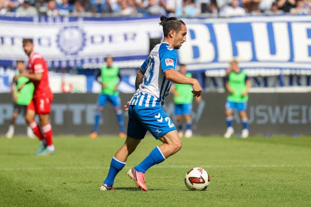 12.09.2026, xgox, Fussball - 2.Bundesliga 1.FC Magdeburg - 1.FC Kaiserslautern emspor, v.l. Baris Atik (Magdeburg, 23) am Ball, plays the ball (DFL DFB REGULATIONS PROHIBIT ANY USE OF PHOTOGRAPHS as IMAGE SEQUENCES and or QUASI-VIDEO) Magdeburg *** September 12, 2026, xgox, Soccer 2. Bundesliga: 1. FC Magdeburg vs. 1. FC Kaiserslautern (emspor), from left: Baris Atik (Magdeburg), 23 on the ball, playing the ball—DFL and DFB regulations prohibit any use of photographs as image sequences and or quasi-video—Magdeburg
