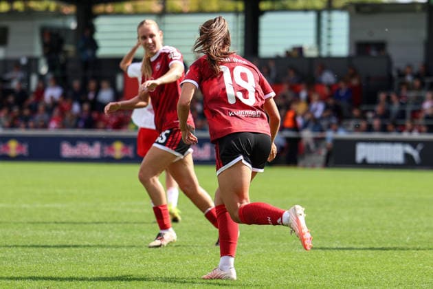 Deutschland: Fußball Google Pixel Frauen-Bundesliga 2026 - 2027, 4. Spieltag - RB Leipzig gegen 1.FC Nürnberg, Trainingszentrum von RB Leipzig (Leipzig): Tor und Jubel von Sanja Homann (1. FC Nürnberg Frauen, 19) zum 2:1 *** Germany Soccer Google Pixel Women s Bundesliga 2026 2027, Matchday 4: RB Leipzig vs. 1. FC Nürnberg, RB Leipzig s training center in Leipzig; goal and celebration by Sanja Homann of 1. FC Nürnberg Women, 19–2 1 Copyright: xLucasxWalterx