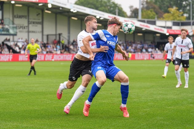 Deutschland: Fussball, 3. Liga, 5. Spieltag, Sportclub Arena Verl, SC Verl vs. SV Meppen: Richard Meier (SV Meppen, 13) gegen Paul Lehmann (SC Verl, 14) Copyright: xMichelxWittex