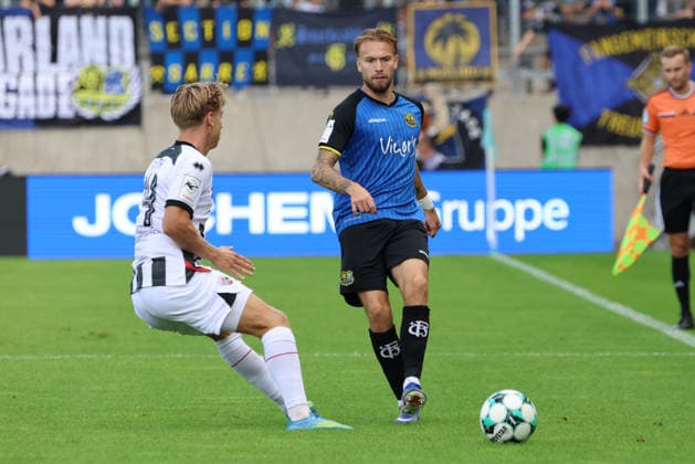 12.09.2026, Fussball, Herren, 3. Liga, Saison 2026 2027, 1. FC Saarbrücken - FC Ingolstadt 04, Niko Bretschneider (1. FC Saarbrücken), Max Plath (FC Ingolstadt 04) Saarbrücken Ludwigsparkstadion Saarland Deutschland (DEU) Copyright: xSebastianxBachx