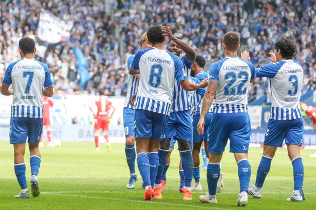 12.09.2026, xgox, Fussball - 2.Bundesliga 1.FC Magdeburg - 1.FC Kaiserslautern emspor, v.l. Jubel, Torjubel, jubelt ueber das Tor, celebrate the goal, celebration nach dem 3:0 durch Emmanuel Iyoha (Magdeburg, 8) (DFL DFB REGULATIONS PROHIBIT ANY USE OF PHOTOGRAPHS as IMAGE SEQUENCES and or QUASI-VIDEO) Magdeburg *** September 12, 2026, xgox, Soccer, 2. Bundesliga, 1. FC Magdeburg vs. 1. FC Kaiserslautern, emspor, from left: cheering, Goal celebration, celebrating the goal, celebration after the 3–0 goal by Emmanuel Iyoha for Magdeburg, 8 DFL DFB REGULATIONS PROHIBIT ANY USE OF PHOTOGRAPHS as IMAGE SEQUENCES and or QUASI-VIDEO Magdeburg