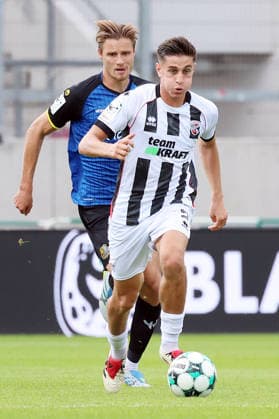 12.09.2026, xrekx, Fussball 3.Liga, 1.FC Saarbruecken - FC Ingolstadt 04 v.l. Siemen Voet (1.FC Saarbruecken) Emre Gül Guel (FC Ingolstadt 04) Saarbruecken