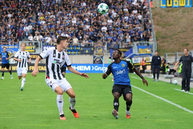 12.09.2026, Fussball, Herren, 3. Liga, Saison 2026 2027, 1. FC Saarbrücken - FC Ingolstadt 04, Kelsey Owusu (1. FC Saarbrücken), Georgios Antzoulas (FC Ingolstadt 04) Saarbrücken Ludwigsparkstadion Saarland Deutschland (DEU) Copyright: xSebastianxBachx