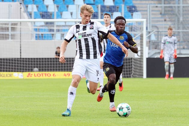 12.09.2026, xrekx, Fussball 3.Liga, 1.FC Saarbruecken - FC Ingolstadt 04 v.l. Max Plath (FC Ingolstadt 04) Kelsey Owusu (1.FC Saarbruecken) Saarbruecken