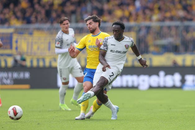 12.09.2026, xtgx, Fussball 2. Bundesliga, Eintracht Braunschweig - SG Dynamo Dresden, v.l. Fabio Di Michele Sanchez (Braunschweig, 22), Kennedy Okpala (Dresden, 7) Zweikampf, Duell, Kampf, tackle (DFL DFB REGULATIONS PROHIBIT ANY USE OF PHOTOGRAPHS as IMAGE SEQUENCES and or QUASI-VIDEO) Braunschweig *** September 12, 2026, xtgx, Soccer, 2. Bundesliga, Eintracht Braunschweig vs. SG Dynamo Dresden, from left: Fabio Di Michele Sanchez (Braunschweig), 22, Kennedy Okpala (Dresden), 7: Tackle, duel, battle, DFL DFB regulations prohibit any use of photographs as image sequences and or quasi-video (Braunschweig)