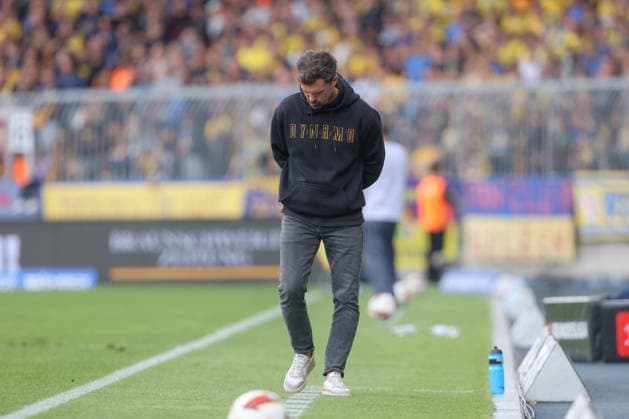 12.09.2026, xtgx, Fussball 2. Bundesliga, Eintracht Braunschweig - SG Dynamo Dresden, v.l. Thomas Stamm (Dresden, Trainer) enttaeuscht, enttäuscht, schaut enttaeuscht, niedergeschlagen, disappointed (DFL DFB REGULATIONS PROHIBIT ANY USE OF PHOTOGRAPHS as IMAGE SEQUENCES and or QUASI-VIDEO) Braunschweig *** September 12, 2026, xtgx, Soccer 2. Bundesliga, Eintracht Braunschweig vs. SG Dynamo Dresden, from left: Thomas Stamm (Dresden), Coach looks disappointed, looks dejected, DFL DFB REGULATIONS PROHIBIT ANY USE OF PHOTOGRAPHS as IMAGE SEQUENCES and or QUASI-VIDEO Braunschweig