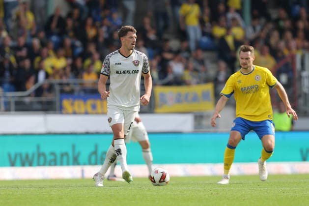 12.09.2026, xtgx, Fussball 2. Bundesliga, Eintracht Braunschweig - SG Dynamo Dresden, v.l. Nicolai Rapp (Dresden, 6) (DFL DFB REGULATIONS PROHIBIT ANY USE OF PHOTOGRAPHS as IMAGE SEQUENCES and or QUASI-VIDEO) Braunschweig *** September 12, 2026, xtgx, Soccer 2. Bundesliga, Eintracht Braunschweig vs. SG Dynamo Dresden, from left: Nicolai Rapp (Dresden), 6 DFL DFB REGULATIONS PROHIBIT ANY USE OF PHOTOGRAPHS AS IMAGE SEQUENCES AND OR QUASI-VIDEO Braunschweig