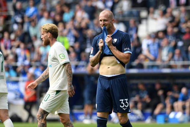 Philipp Hofmann (VfL Bochum) gestikuliert, gestik waehrend des Spiels der 2. Bundesliga zwischen VfL Bochum und SpVgg Greuther Fuerth, Vonovia Ruhrstadion am 12. September 2026 in Bochum, Deutschland. (Foto von Ralf Treese DeFodi Images) +++ Philipp Hofmann (VfL Bochum) gestures during the 2nd Bundesliga match between VfL Bochum and SpVgg Greuther Fuerth at Vonovia Ruhrstadion on September 12, 2026 in Bochum, Germany. (Photo by Ralf Treese DeFodi Images) DFB DFL REGULATIONS PROHIBIT ANY USE OF PHOTOGRAPHS AS IMAGE SEQUENCES AND OR QUASI-VIDEO. (Photo by Ralf Treese DeFodi Images) - *** Philipp Hofmann of VfL Bochum gestures during the 2. Bundesliga match between VfL Bochum and SpVgg Greuther Fürth, Vonovia Ruhrstadion on September 12, 2026, in Bochum, Germany. Photo by Ralf Treese, DeFodi Images. Philipp Hofmann of VfL Bochum gestures during the 2nd Bundesliga match between VfL Bochum and SpVgg Greuther Fürth at Vonovia Ruhrstadion on September 12, 2026 in Bochum, Germany. Photo by Ralf Treese, DeFodi Images. DFB and DFL regulations prohibit any use of photographs as image sequences and or quasi-video. Photo by Ralf Treese, DeFodi Images