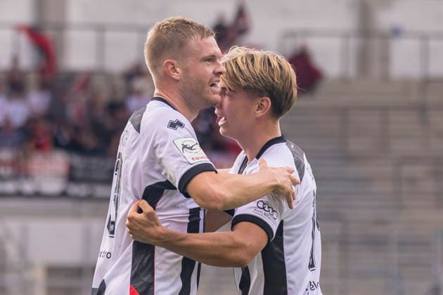 Saarbrücken, Deutschland 12. September 2026: 3. Liga - 2026 2027 - Sp. 5 - 1. FC Saarbrücken gegen FC Ingolstadt 04 Im Bild: v.li. Torschütze Lars Lokotsch (FCI) jubelt nach seinem Tor zum 0:1 mit Max Plath (FCI) DFB DFL regulations prohibit any use of photographs as image sequences and or quasi-video Ludwigparkstadion Saarland Copyright: xFotostandx xSchäferx