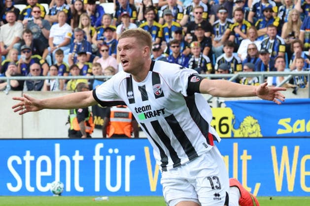 12.09.2026, xrekx, Fussball 3.Liga, 1.FC Saarbruecken - FC Ingolstadt 04 v.l. Torjubel nach dem Tor zum celebrating the goal celebrate 0:1 durch Lars Lokotsch (FC Ingolstadt 04) Saarbruecken