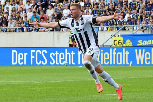 12.09.2026, xrekx, Fussball 3.Liga, 1.FC Saarbruecken - FC Ingolstadt 04 v.l. Torjubel nach dem Tor zum celebrating the goal celebrate 0:1 durch Lars Lokotsch (FC Ingolstadt 04) Saarbruecken