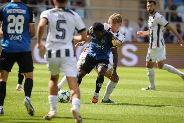 3. Liga - Saison 2026 27 - 1. FC Saarbrücken - FC Ingolstadt 04 - Max Plath (Nr.14 - FCI) - Kelsey Owusu (Nr.31 - Saarbrücken) - Foto: Meyer Jürgen 3. Liga - Saison 2026 27 - 1. FC Saarbrücken - FC Ingolstadt 04