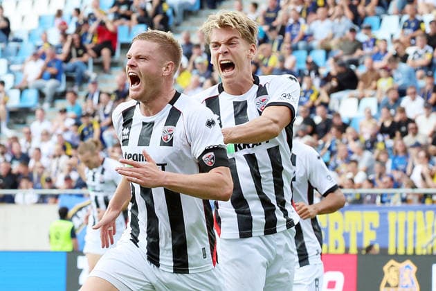 12.09.2026, xrekx, Fussball 3.Liga, 1.FC Saarbruecken - FC Ingolstadt 04 v.l. Torjubel nach dem Tor zum celebrating the goal celebrate 0:1 durch Lars Lokotsch (FC Ingolstadt 04) mit Max Plath (FC Ingolstadt 04) Saarbruecken