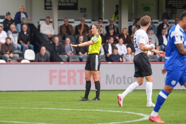 Deutschland: Fussball, 3. Liga, 5. Spieltag, Sportclub Arena Verl, SC Verl vs. SV Meppen: Die Schiedsrichterin Franziska Wildfeuer Copyright: xMichelxWittex