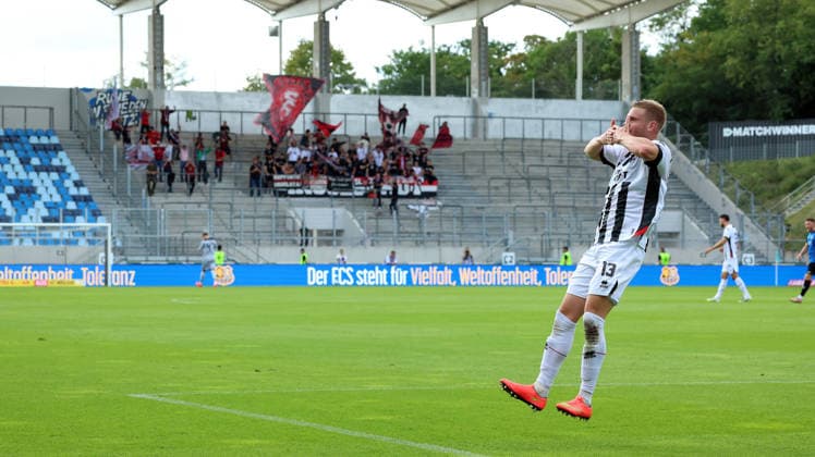 12.09.2026, xrekx, Fussball 3.Liga, 1.FC Saarbruecken - FC Ingolstadt 04 v.l. Torjubel nach dem Tor zum celebrating the goal celebrate 0:1 durch Lars Lokotsch (FC Ingolstadt 04) Saarbruecken