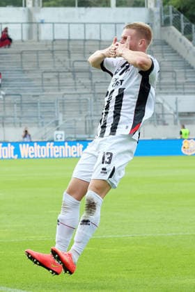 12.09.2026, xrekx, Fussball 3.Liga, 1.FC Saarbruecken - FC Ingolstadt 04 v.l. Torjubel nach dem Tor zum celebrating the goal celebrate 0:1 durch Lars Lokotsch (FC Ingolstadt 04) Saarbruecken